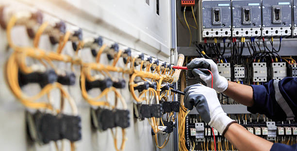 Professional Electrician technician working in Greentown, IN